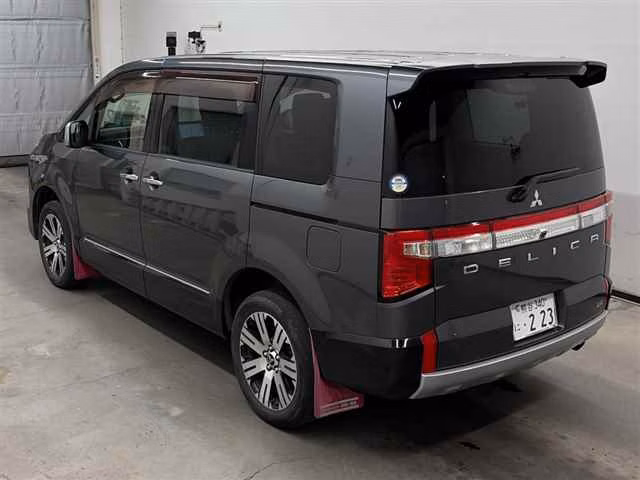MITSUBISHI DELICA D:5