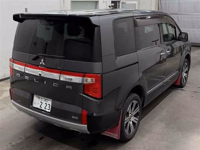 MITSUBISHI DELICA D:5