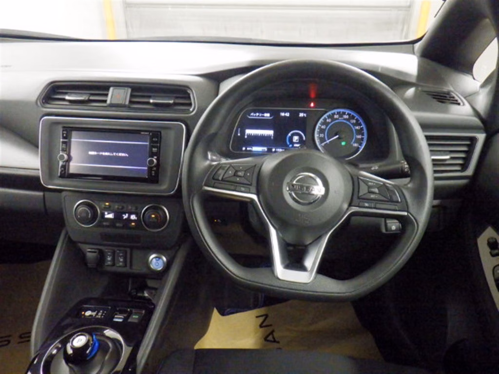 NISSAN LEAF