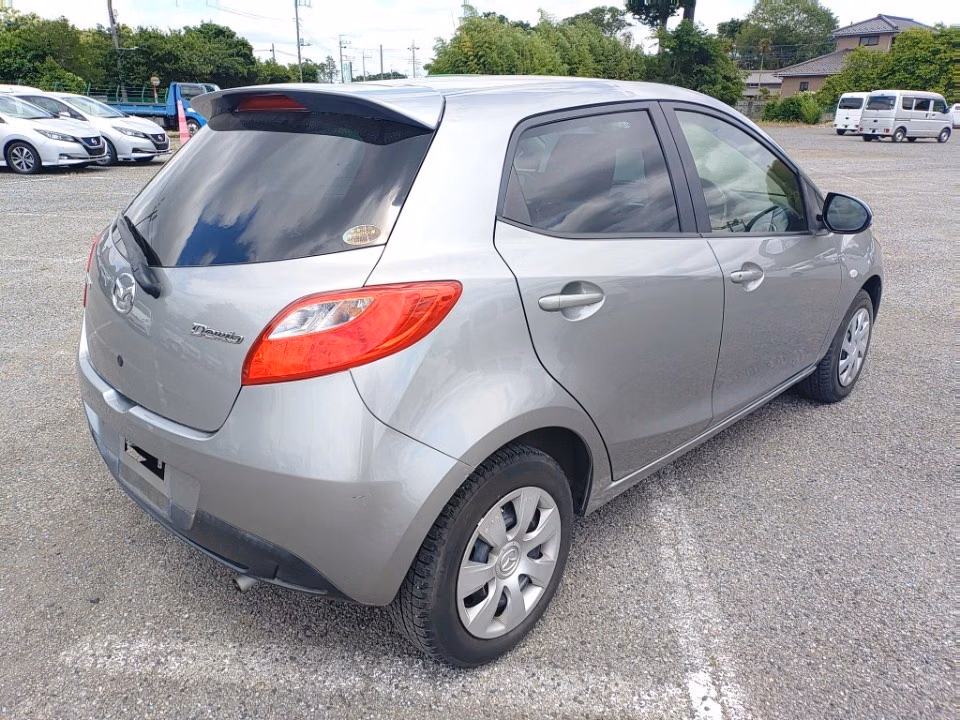 MAZDA DEMIO