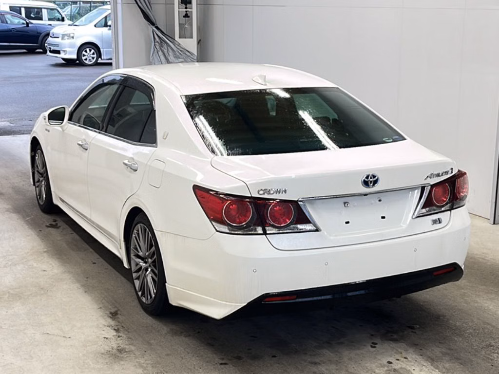 TOYOTA CROWN