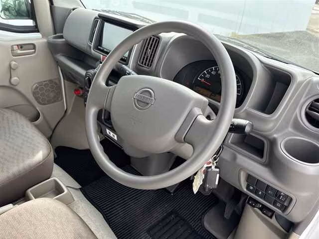 NISSAN NV100 CLIPPER