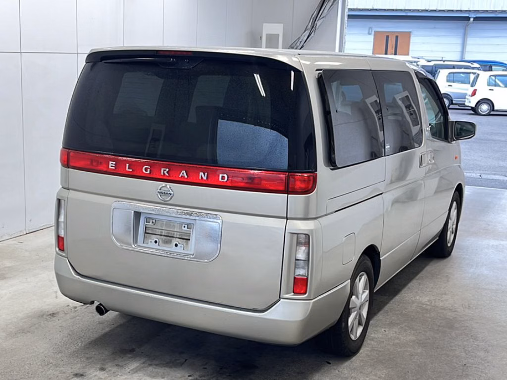 NISSAN ELGRAND