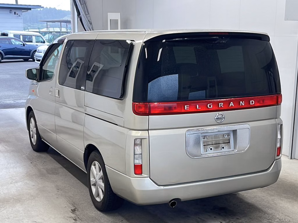 NISSAN ELGRAND
