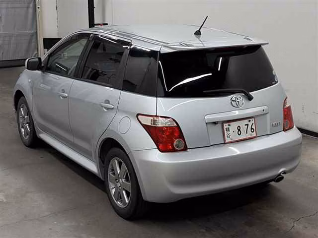 TOYOTA IST