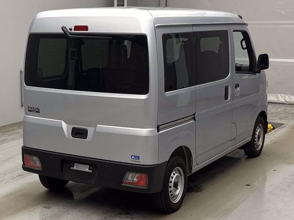 TOYOTA PIXIS VAN