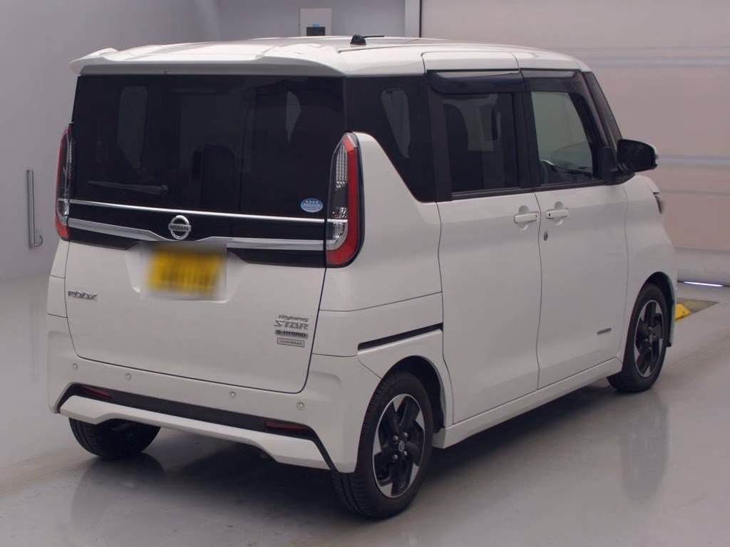NISSAN ROOX