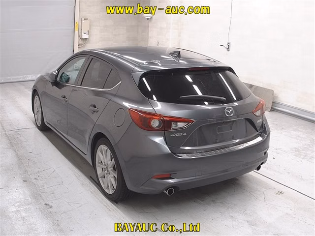MAZDA AXELA