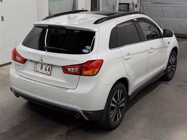 MITSUBISHI RVR