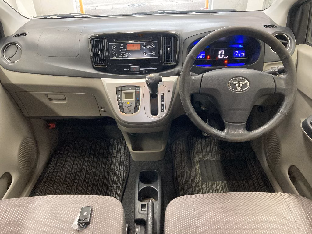 TOYOTA PIXIS EPOCH