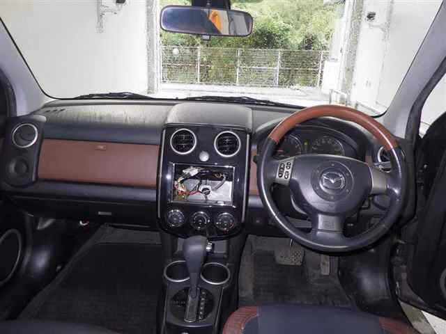 MAZDA VERISA