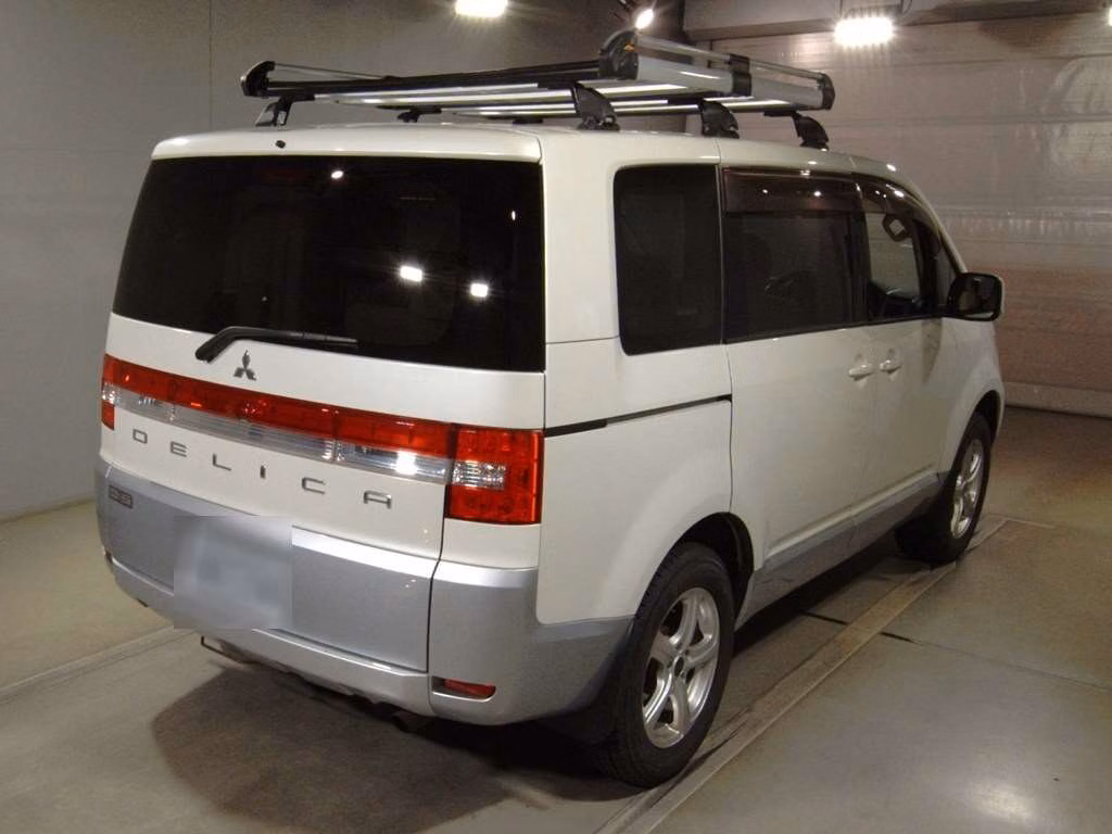 MITSUBISHI DELICA D:5