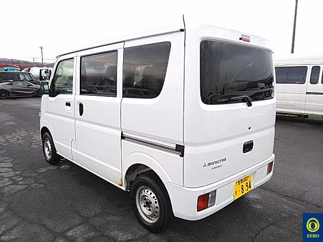 MITSUBISHI MINICAB