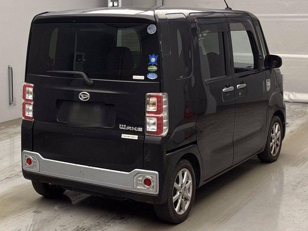 DAIHATSU WAKE