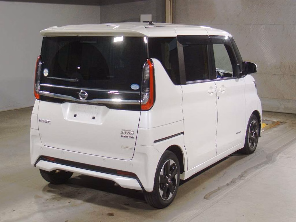 NISSAN ROOX