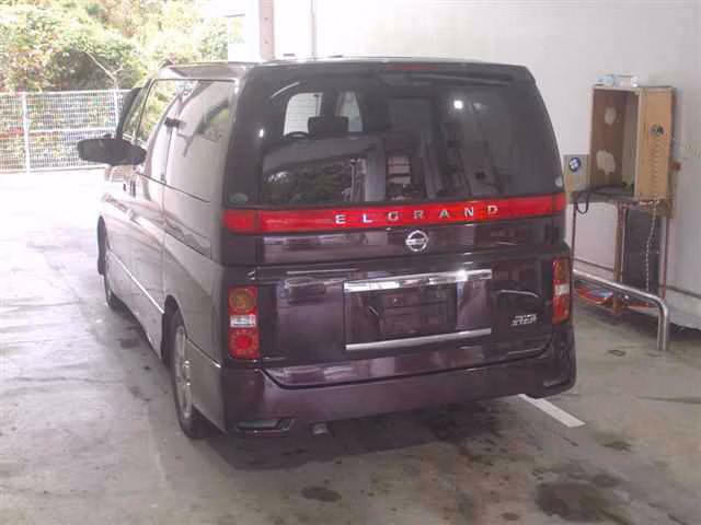 NISSAN ELGRAND
