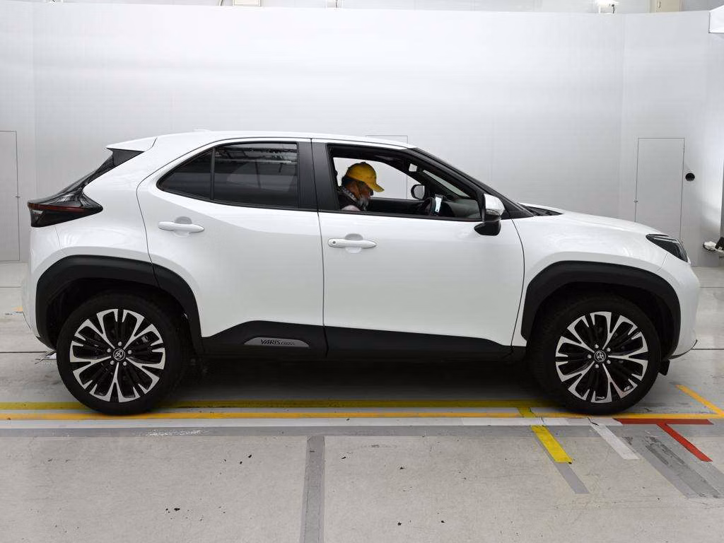 TOYOTA YARIS CROSS