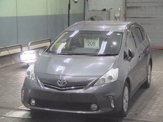 TOYOTA PRIUS ALPHA