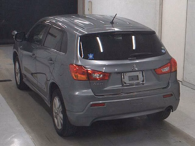 MITSUBISHI RVR