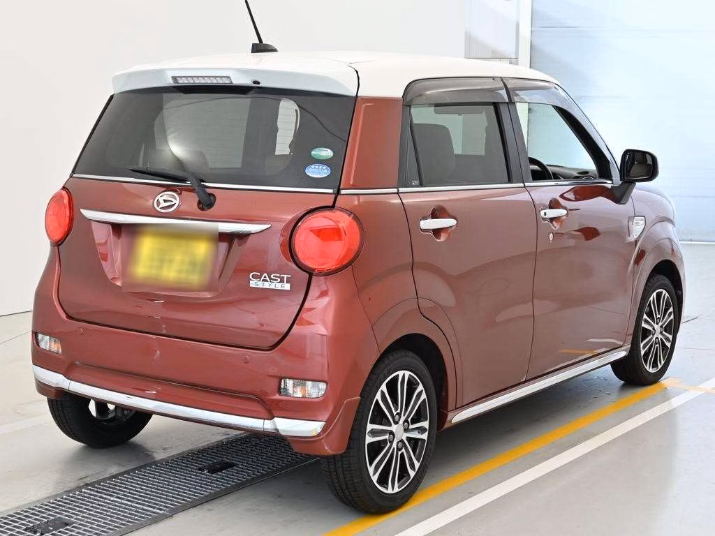DAIHATSU CAST
