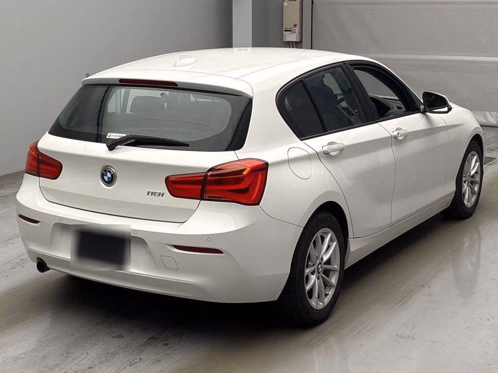 BMW 1-SERIES
