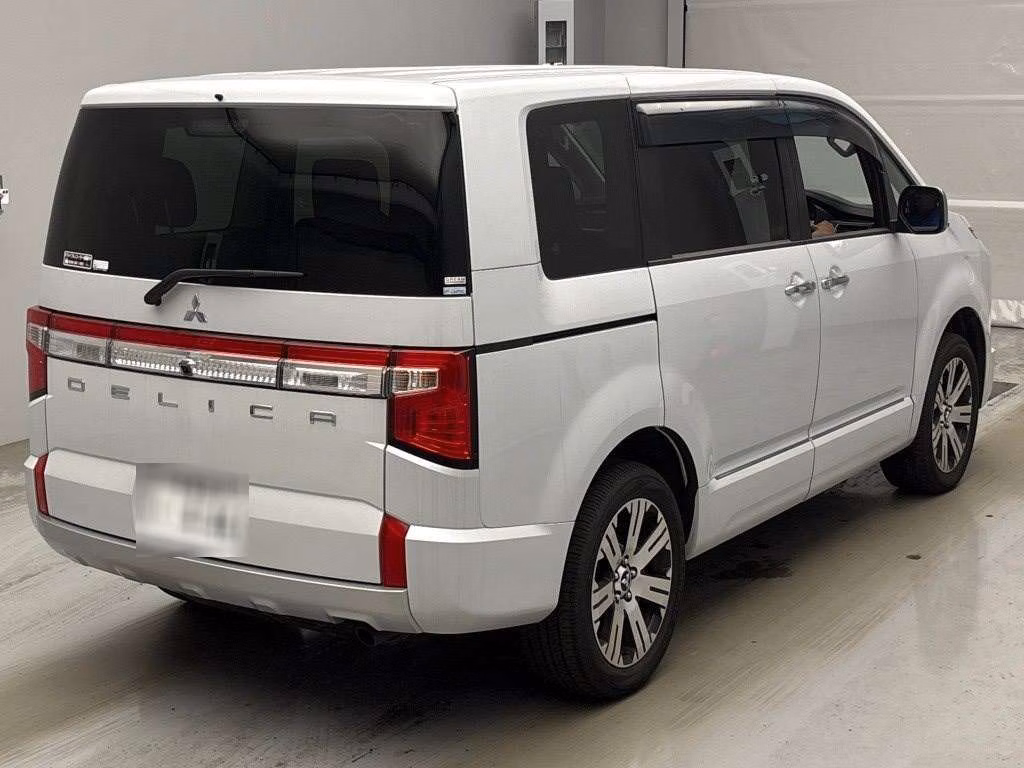 MITSUBISHI DELICA D:5