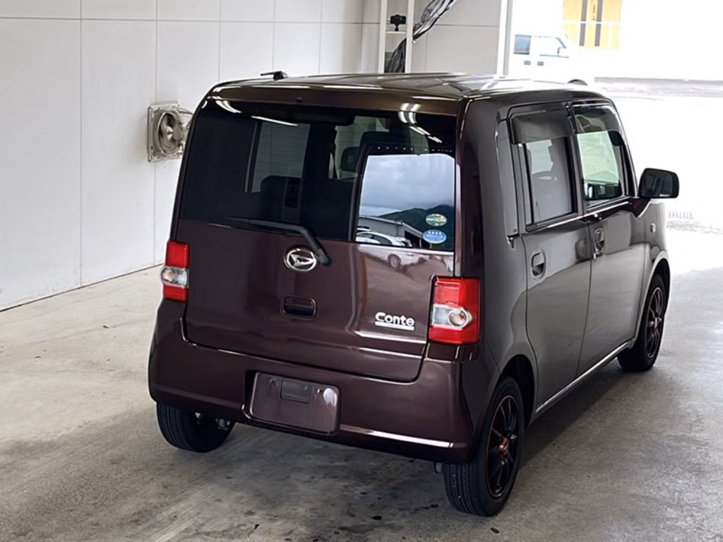 DAIHATSU MOVE CONTE