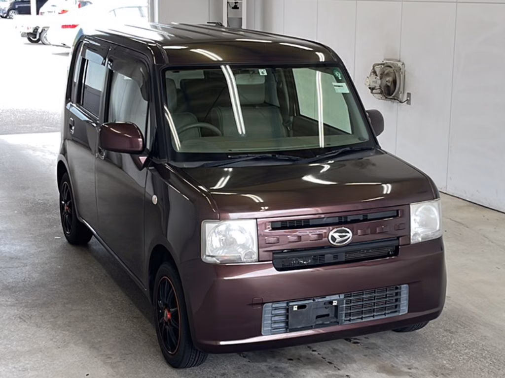 DAIHATSU MOVE CONTE