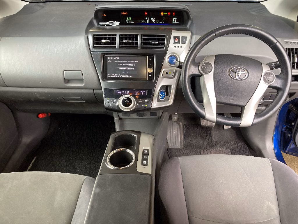TOYOTA PRIUS ALPHA