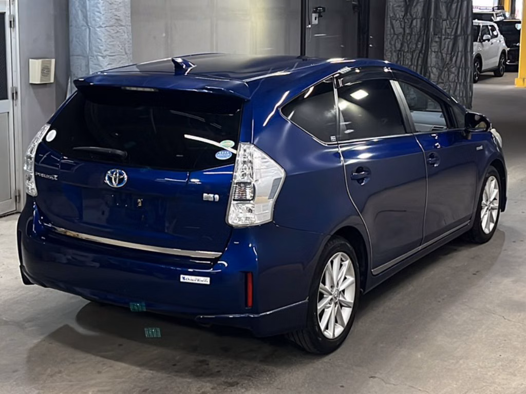 TOYOTA PRIUS ALPHA