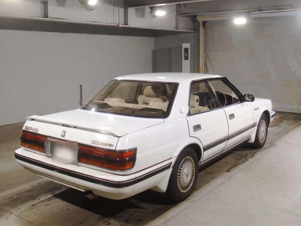 TOYOTA CROWN