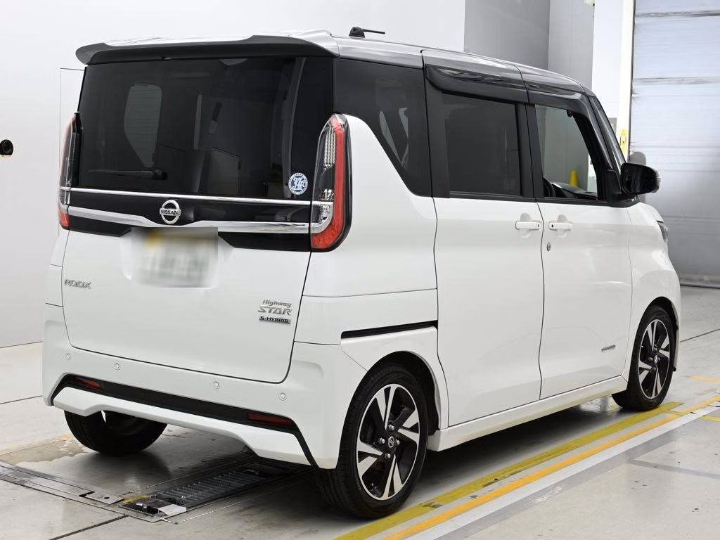 NISSAN ROOX