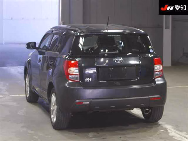 TOYOTA IST