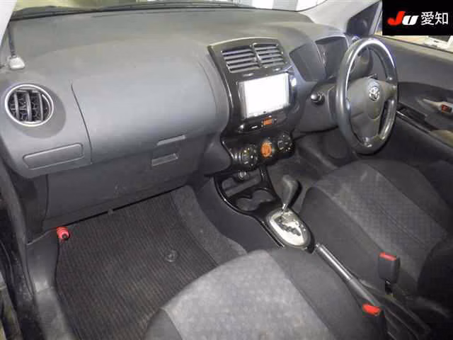 TOYOTA IST