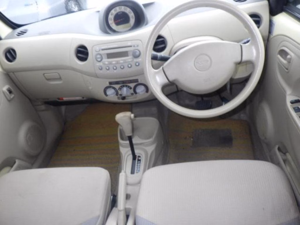DAIHATSU ESSE