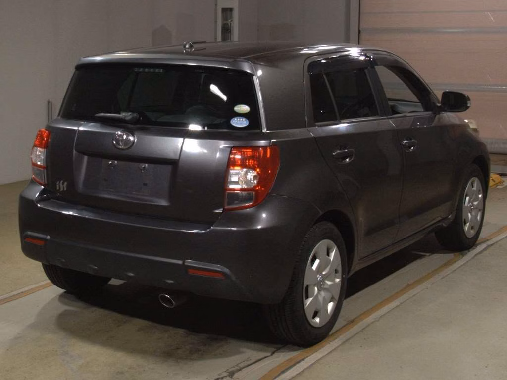 TOYOTA IST