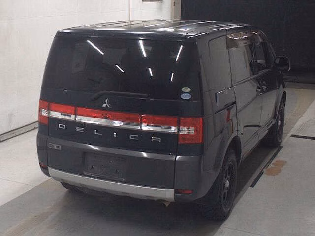 MITSUBISHI DELICA D:5
