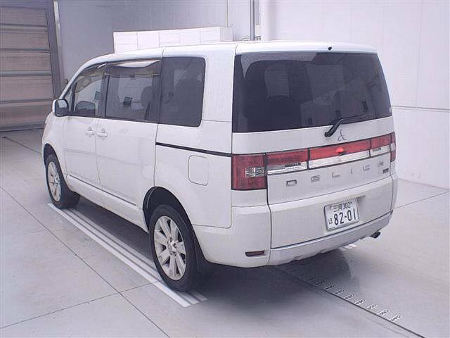 MITSUBISHI DELICA D:5
