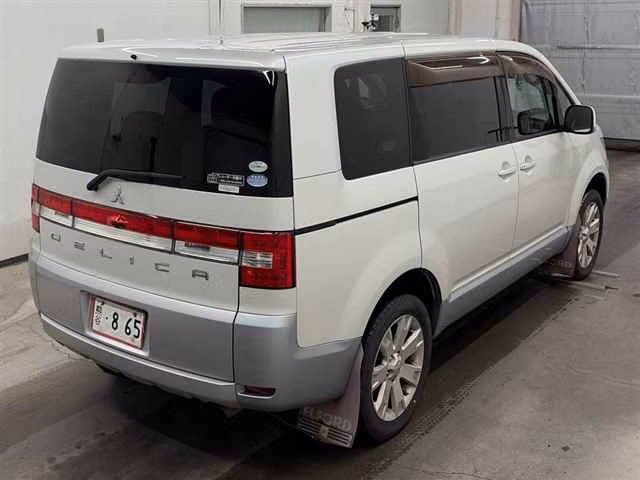 MITSUBISHI DELICA D:5