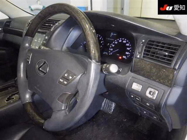 LEXUS LS460