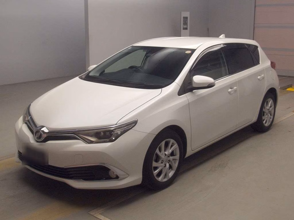 TOYOTA AURIS