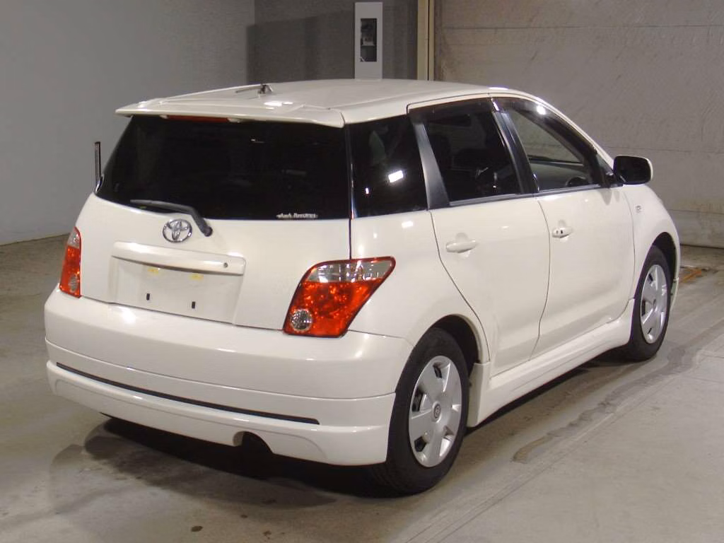 TOYOTA IST