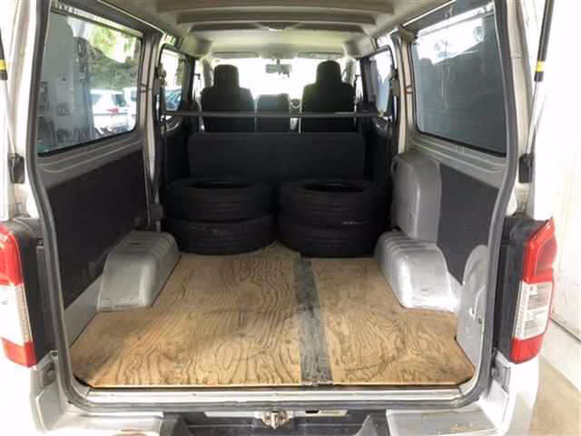 NISSAN NV350 CARAVAN