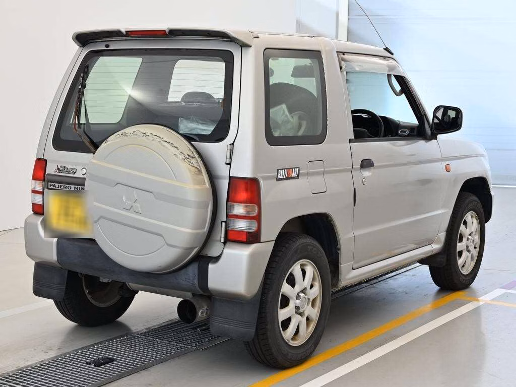 MITSUBISHI PAJERO MINI