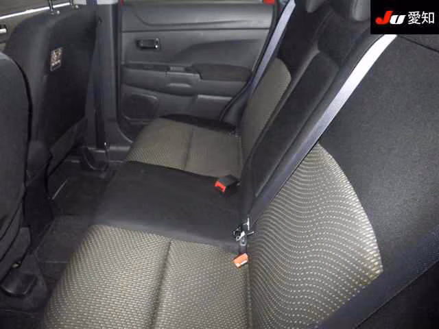 MITSUBISHI RVR