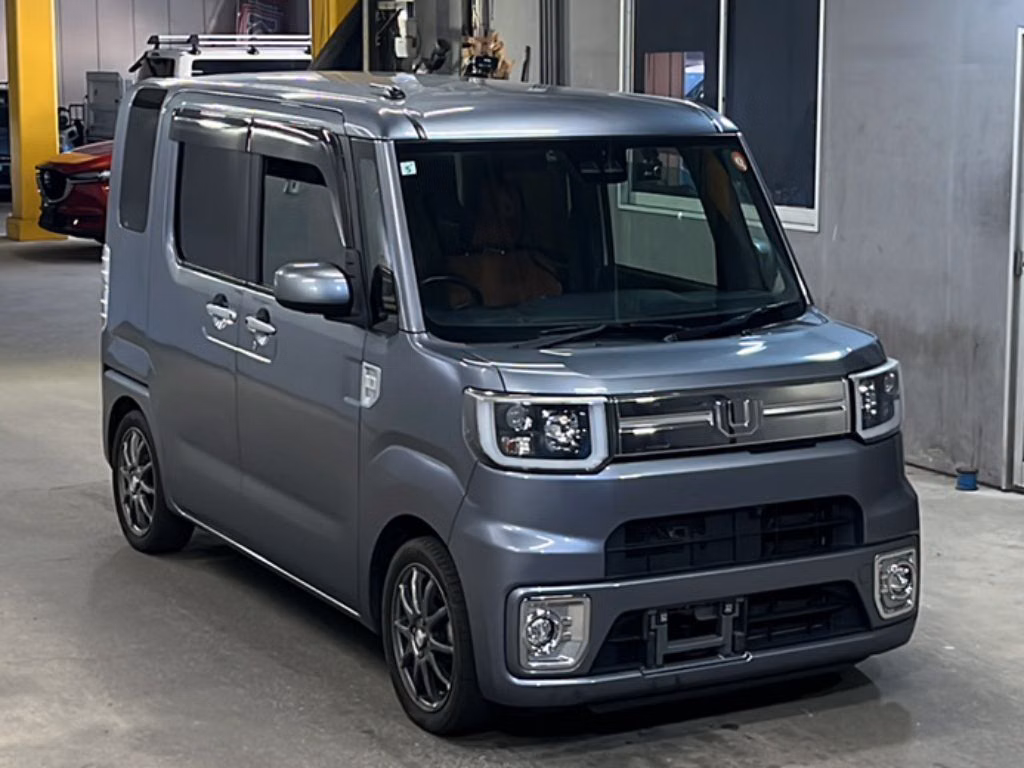 DAIHATSU WAKE