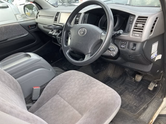 TOYOTA REGIUS ACE