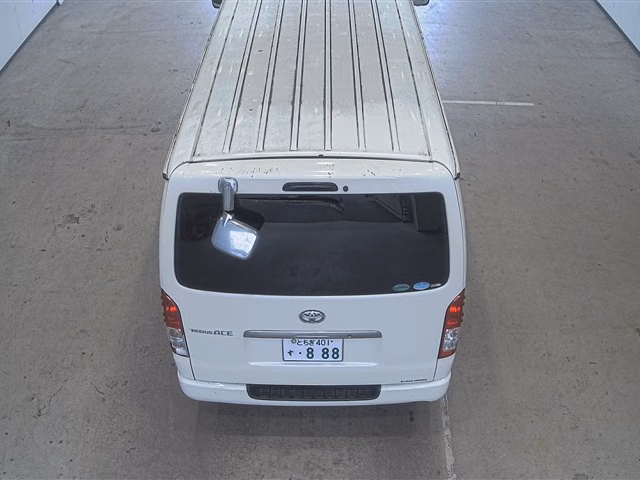 TOYOTA REGIUS ACE