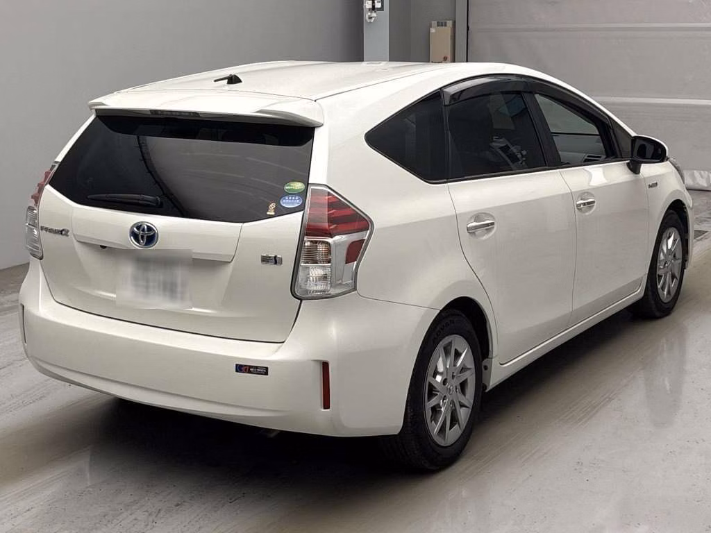 TOYOTA PRIUS ALPHA