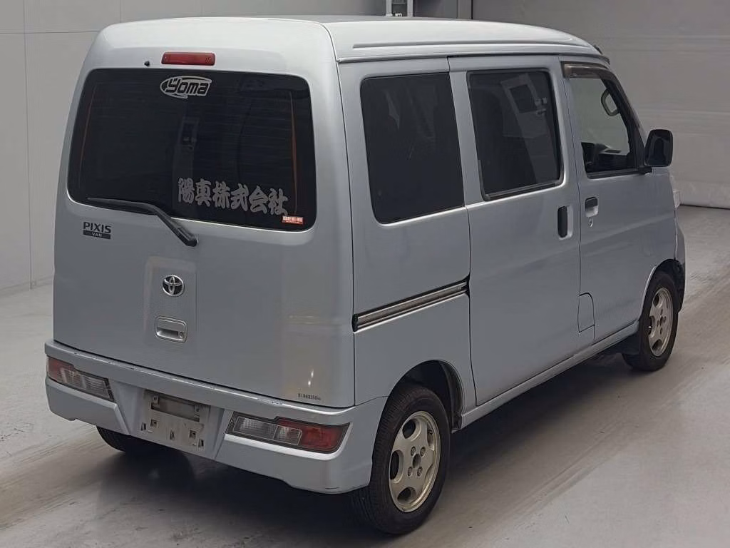 TOYOTA PIXIS VAN